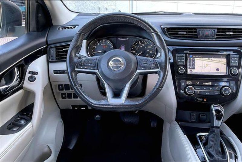 Used 2018 Nissan Rogue Sport SLImage 4