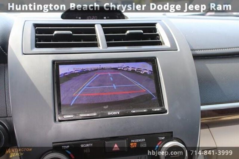 2014 Toyota Camry XLEImage 21