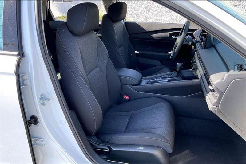 Used 2025 Honda Accord Sedan SEImage 6
