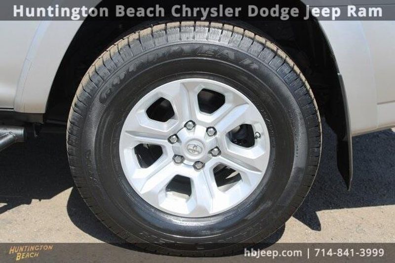 2021 Toyota 4Runner SR5Image 6