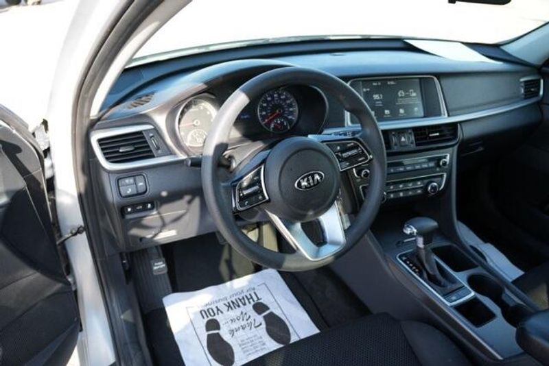 Used 2019 Kia Optima LXImage 10