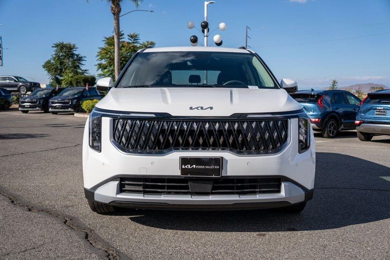 New 2026 Kia Carnival EXImage 2