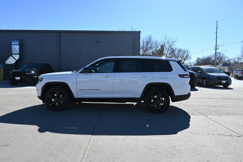 2025 Jeep Grand Cherokee L Altitude XImage 5