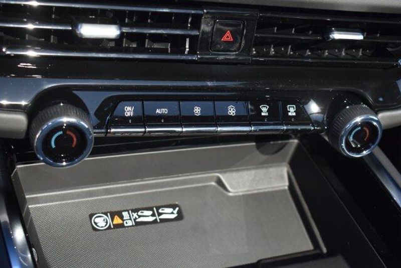 New 2026 Chevrolet Suburban High CountryImage 38