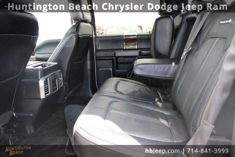 2015 Ford F-150 PlatinumImage 39