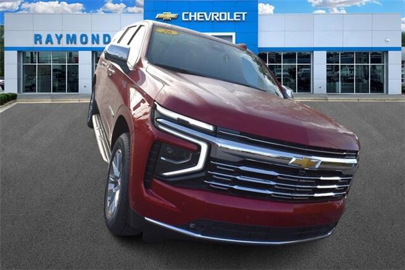 New 2026 Chevrolet Suburban PremierImage 9