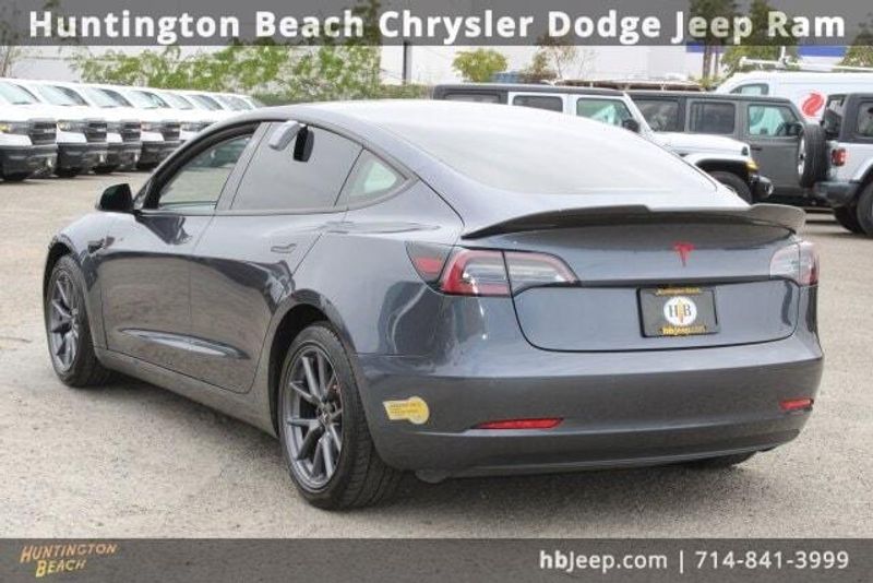 2021 Tesla Model 3 Standard Range PlusImage 3