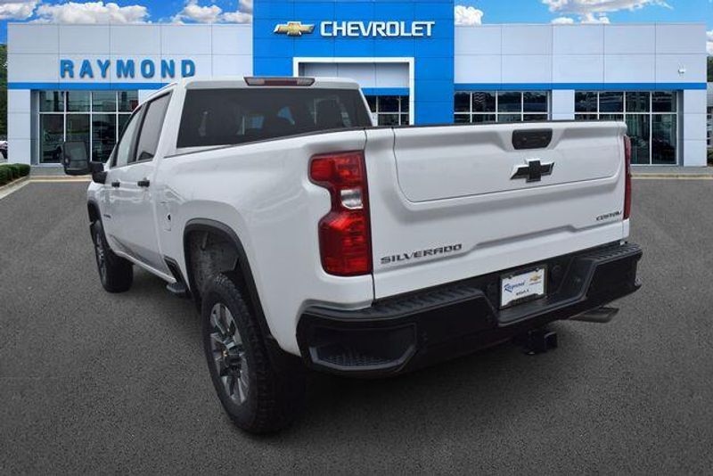 New 2026 Chevrolet Silverado 2500HD CustomImage 6