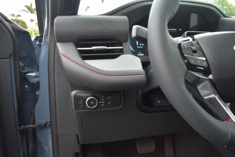 New 2025 Ford Explorer STImage 19