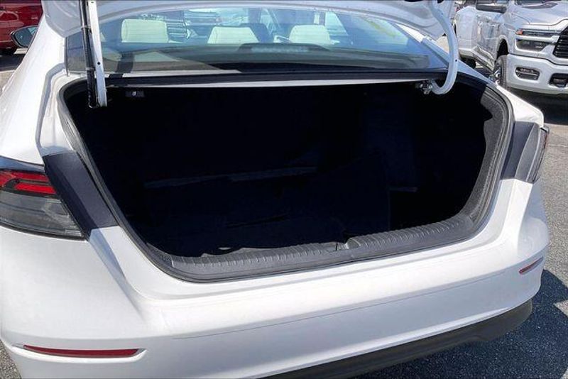 Used 2025 Honda Accord Sedan SEImage 34