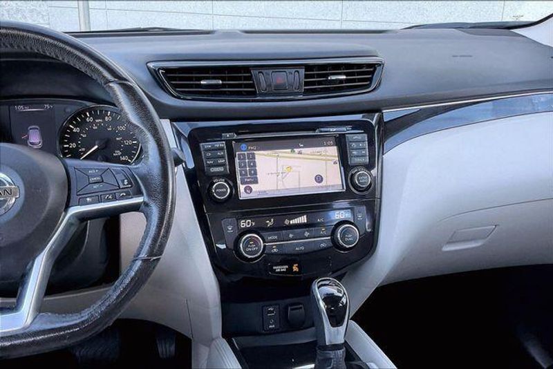 Used 2018 Nissan Rogue Sport SLImage 5