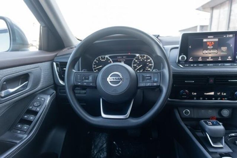 Used 2021 Nissan Rogue SVImage 15