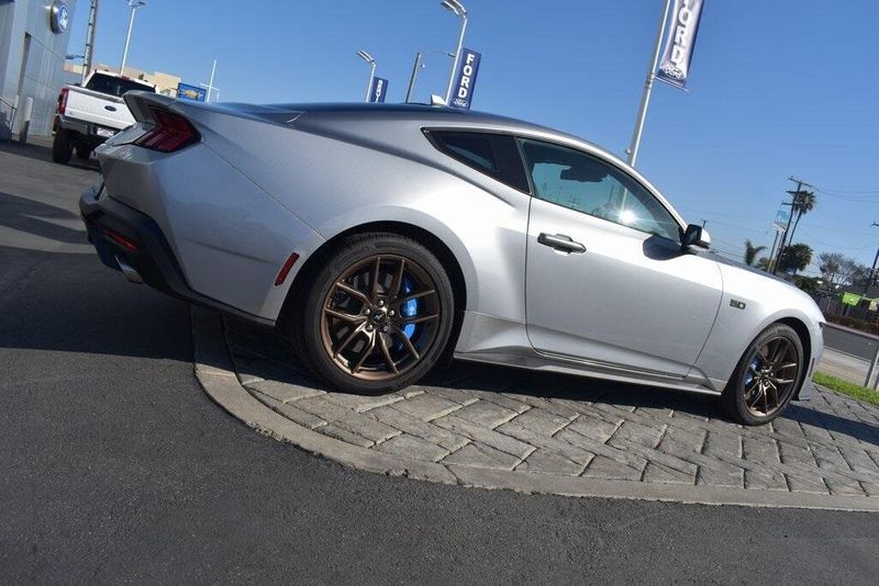 2024 Ford Mustang GT PremiumImage 2