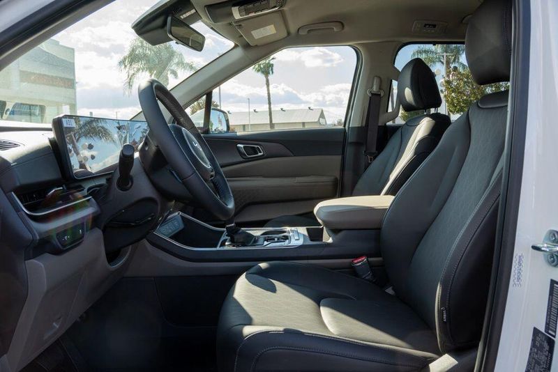 New 2026 Kia Carnival EXImage 10