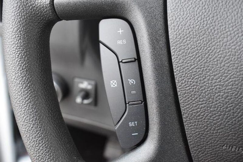 New 2025 Chevrolet Express 3500 Work VanImage 24