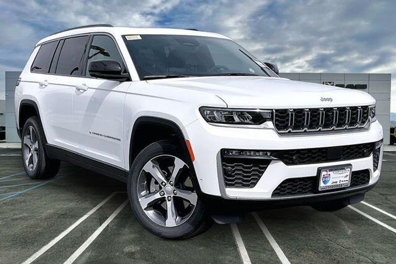 New 2026 Jeep Grand Cherokee L Limited 4x4Image 14
