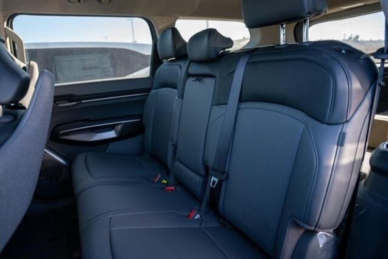 New 2026 Kia EV9 Light Long RangeImage 15