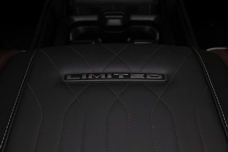 2025 RAM 1500 Limited Crew Cab 4x4 5