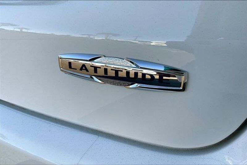 New 2026 Jeep Compass Latitude 4x4Image 13