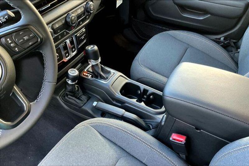 New 2026 Jeep Wrangler 2-door Sport SImage 7