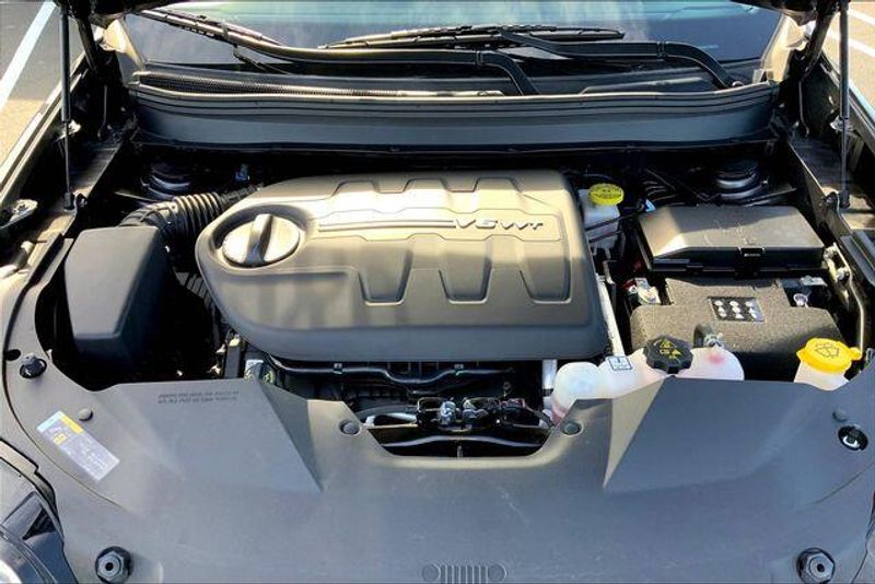 Used 2019 Jeep Cherokee TrailhawkImage 9