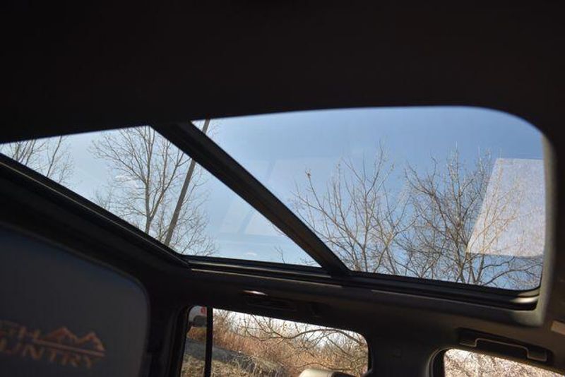 New 2026 Chevrolet Suburban High CountryImage 17