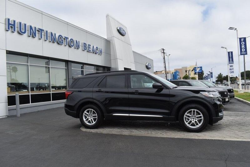 New 2025 Ford Explorer ActiveImage 3