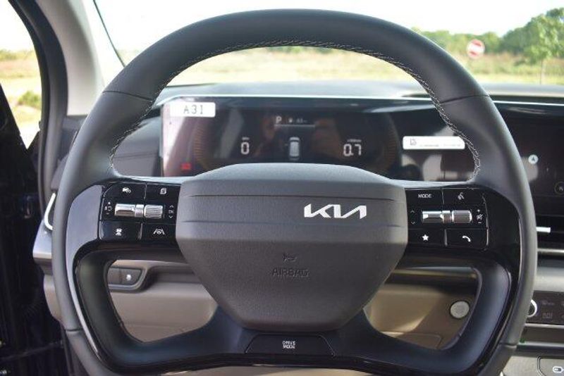 New 2027 Kia Carnival LXSImage 27