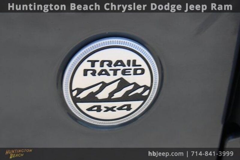 2020 Jeep Wrangler Unlimited SaharaImage 9
