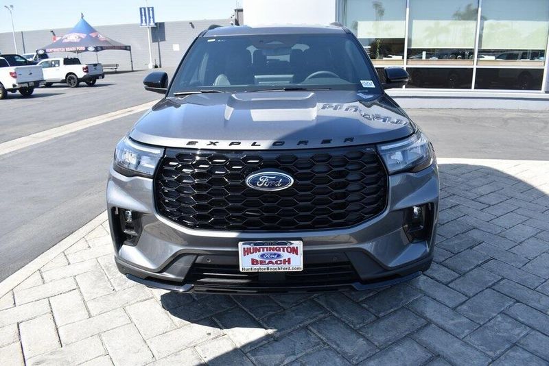 2025 Ford Explorer ST-LineImage 24