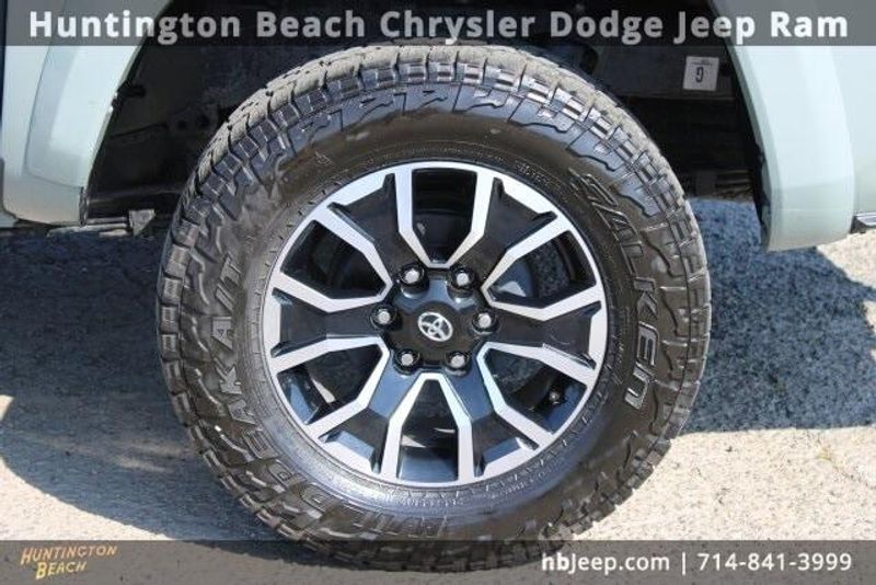2023 Toyota Tacoma TRD SportImage 11