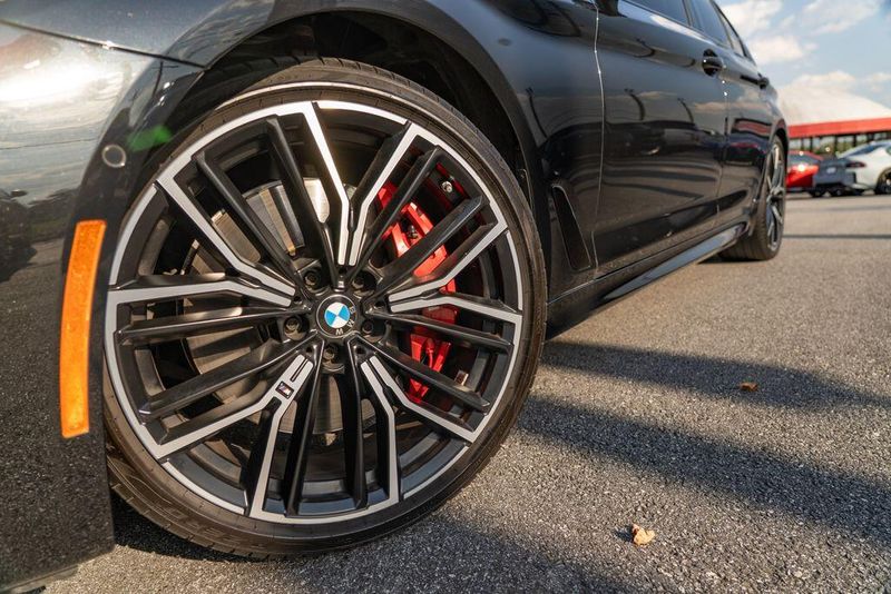 2022 Bmw M550i xDrive photo 2