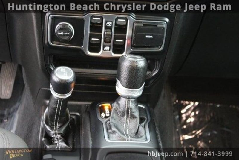 2022 Jeep Wrangler Unlimited SaharaImage 16