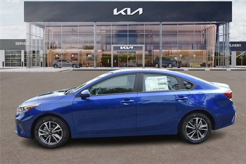 2024 Kia Forte LXSImage 7