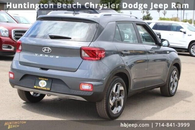 2025 Hyundai Venue SELImage 5