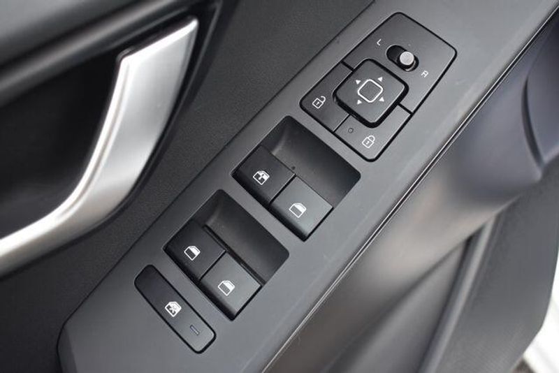 New 2026 Kia Niro LXImage 20