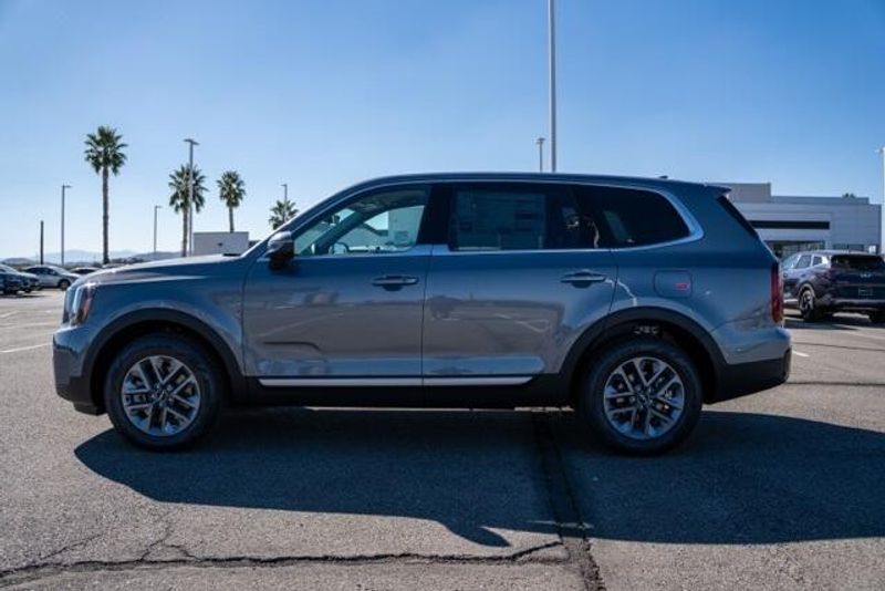 New 2025 Kia Telluride LXImage 4