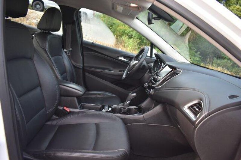 Used 2017 Chevrolet Cruze PremierImage 13