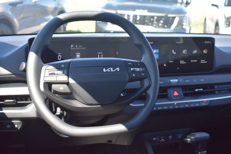 New 2026 Kia K4 LXSImage 17