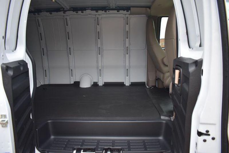New 2025 Chevrolet Express 2500 Work VanImage 15