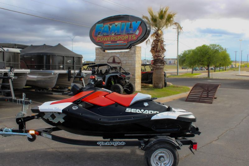 2024 SEADOO SPARK TRIXX 1UP 90HP WITH SOUND SYSTEM DRAGON RED AND WHITE 