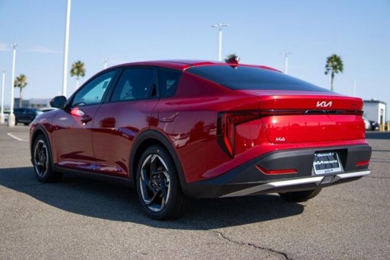 New 2025 Kia K4 GT-LineImage 5