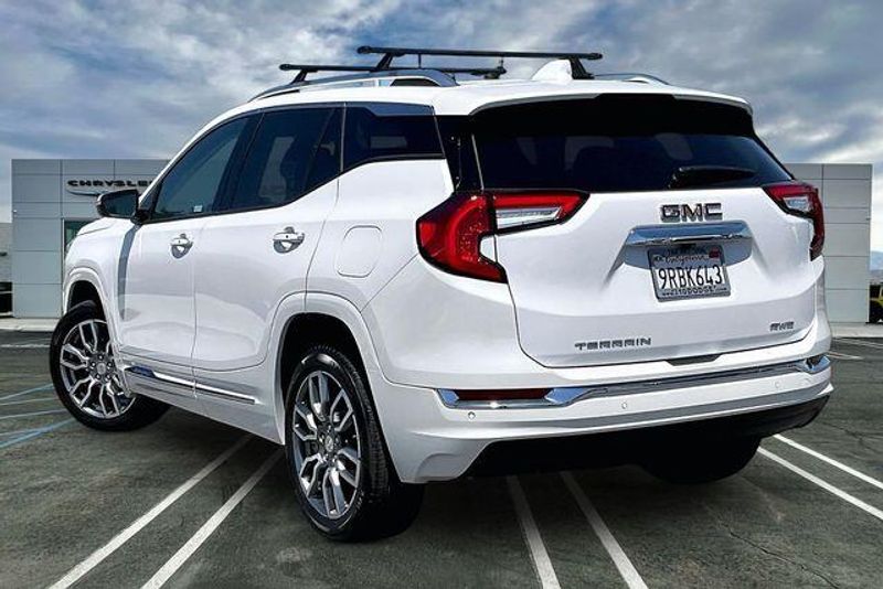 Used 2024 GMC Terrain DenaliImage 10