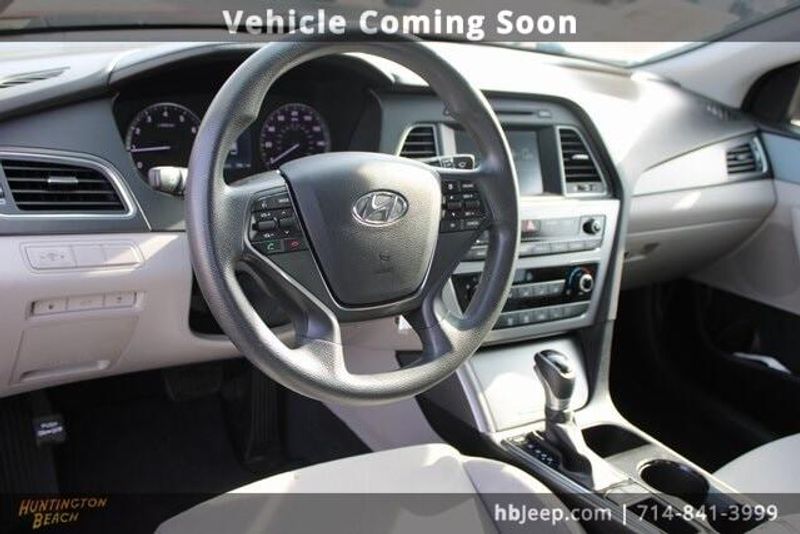 2016 Hyundai Sonata BaseImage 7