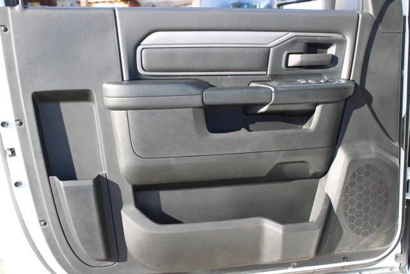 2023 RAM 3500 Chassis Cab Tradesman/SLTImage 14