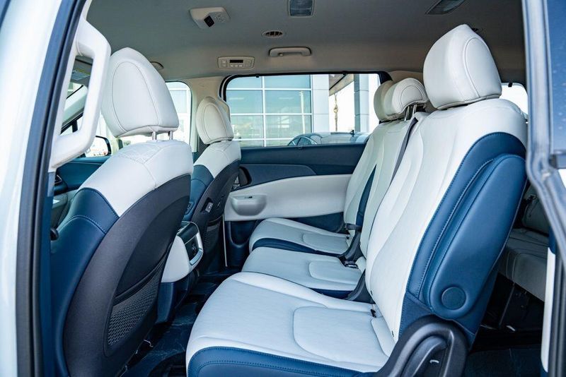 New 2026 Kia Carnival EXImage 14