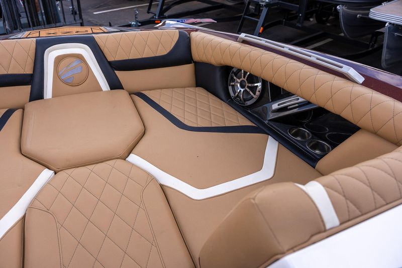 USED 2019 TIGE 2 RZX Image 24