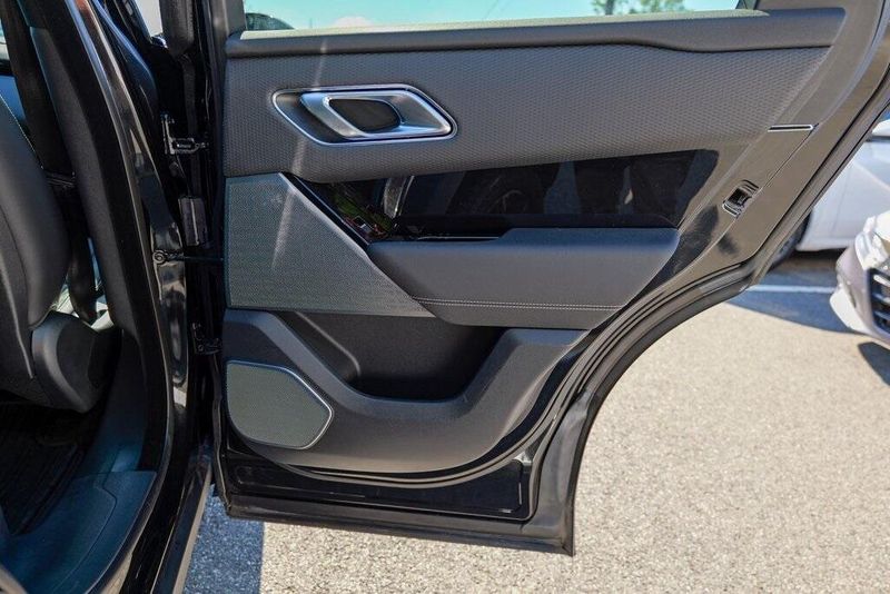 2022 Land Rover Range Rover Velar P250 R-Dynamic S photo 28
