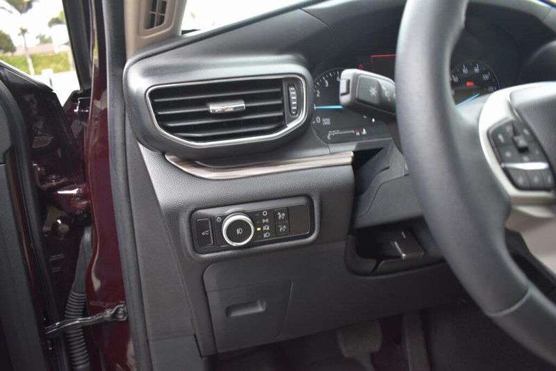 Used 2023 Ford Explorer LimitedImage 18