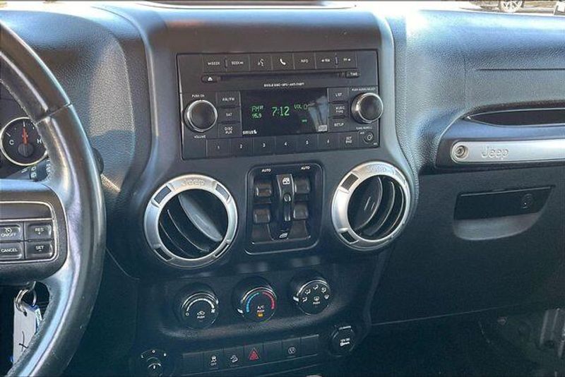 Used 2018 Jeep Wrangler JK Unlimited SaharaImage 5
